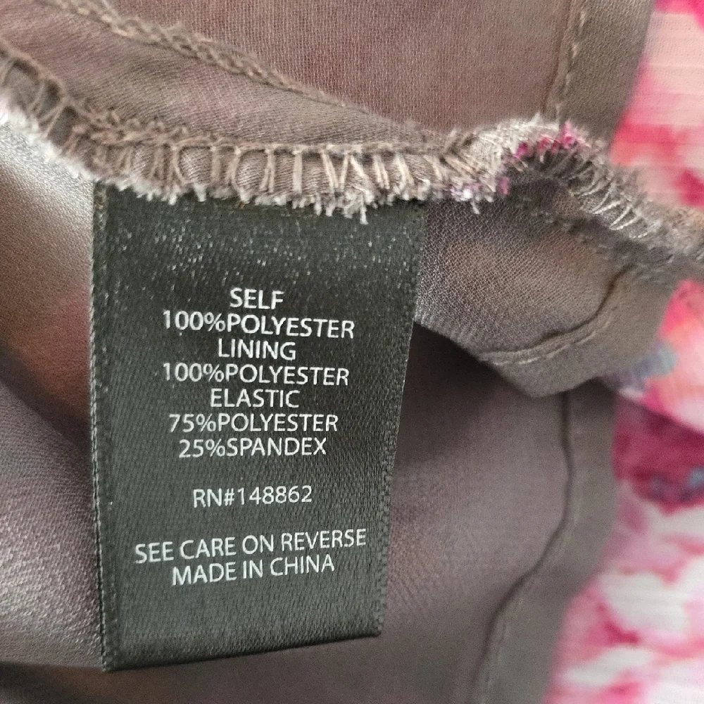 EUC Torrid 1 Floral Smocked Women's Cold Shoulder - Picture 6 of 8